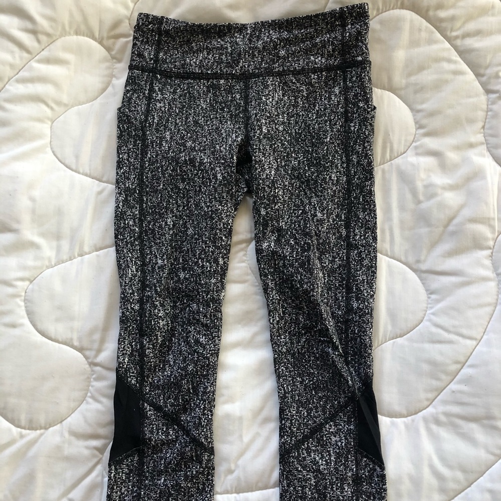 lululemon cropped patterned leggings